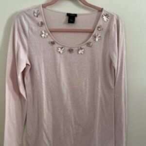 Ann Taylor Factory Top w Flower Applique around neck line; LS; Soft Pink ; SMALL